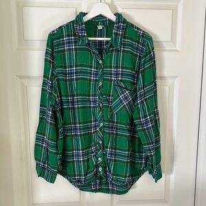 Aerie Plaid Flannel Button-Up Shirt / Pajama Top in Green / Blue Plaid